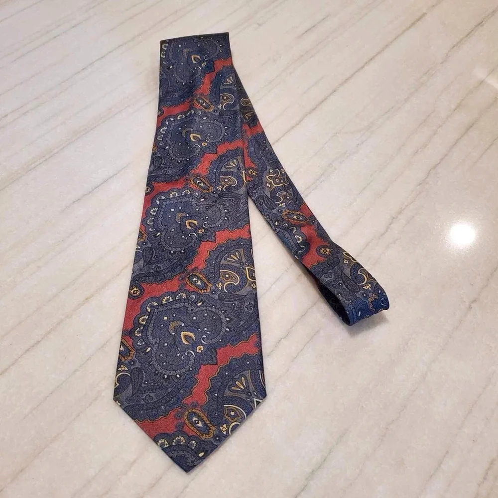 Accent by Isaac Zelcer Navy Red Silk Necktie Ancient Madder